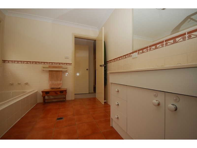 37 Foreshaw Avenue, Griffith NSW 2680