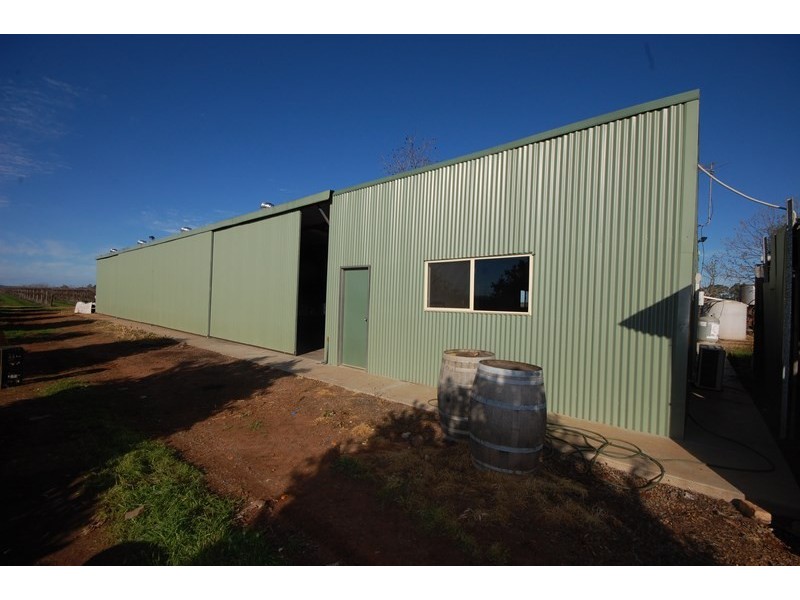 Farms 1367A and 1362B, Yenda NSW 2681