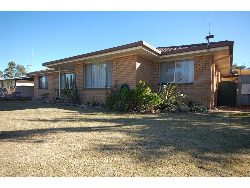 10 Bellbird Street, Coleambally NSW 2707