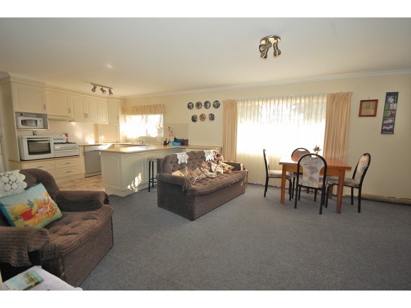 10 Bellbird Street, Coleambally NSW 2707