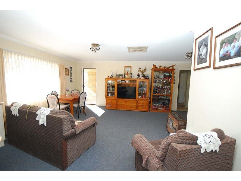 10 Bellbird Street, Coleambally NSW 2707