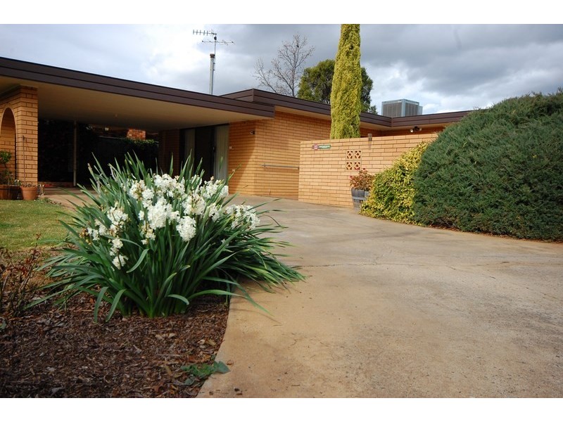 12 Messner Street, Griffith NSW 2680