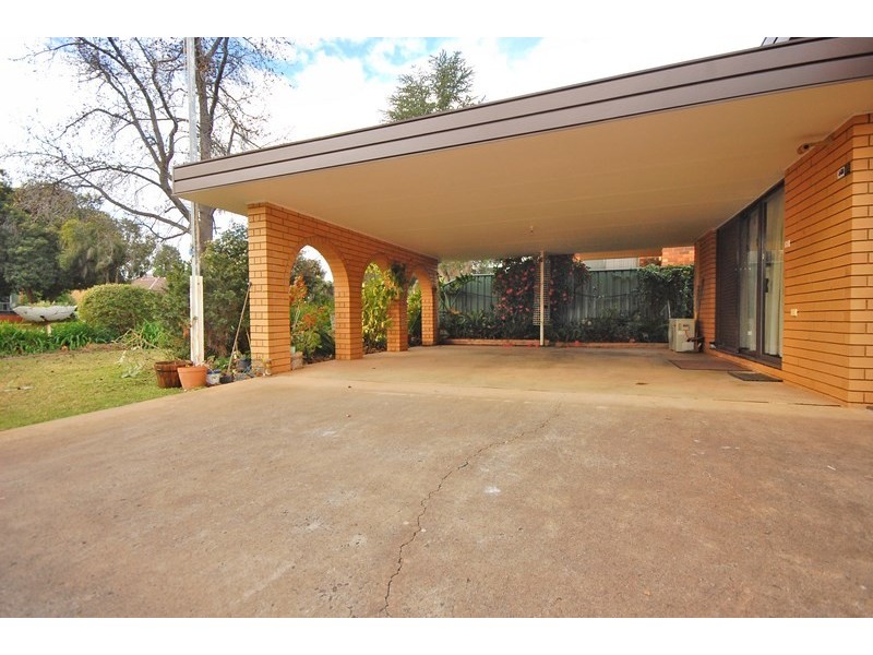 12 Messner Street, Griffith NSW 2680