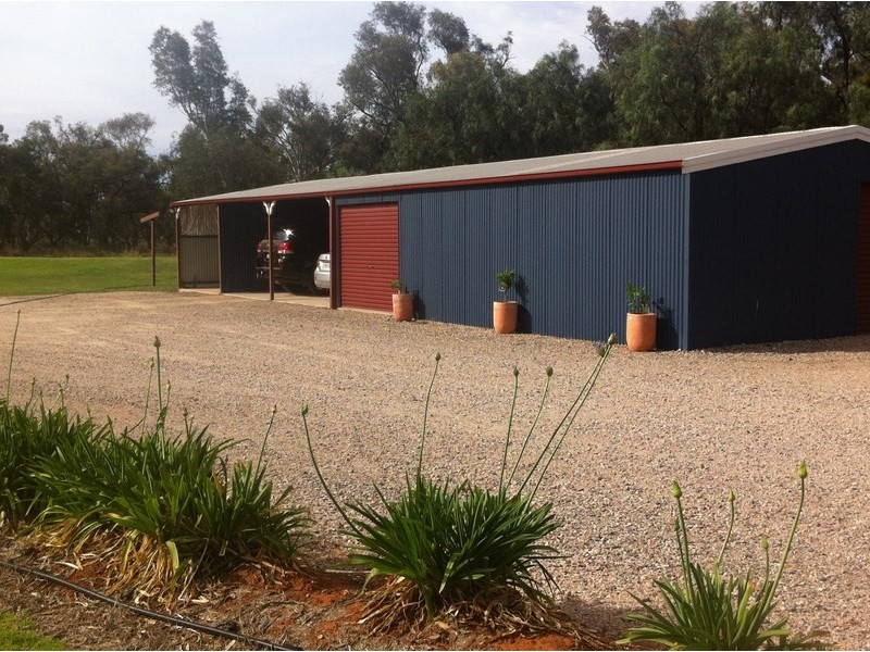 25-27 Lachlan Street, Hillston NSW 2675