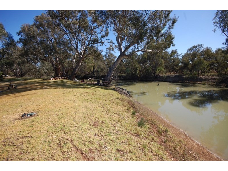 25-27 Lachlan Street, Hillston NSW 2675