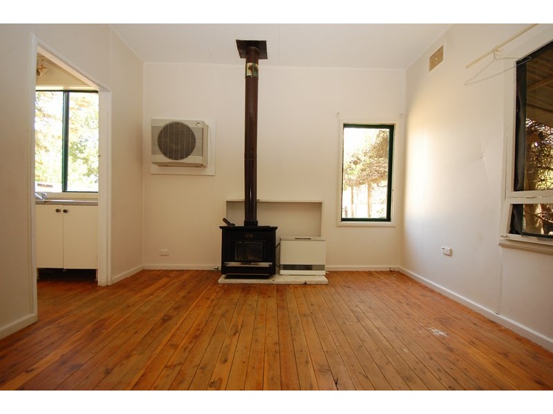 6 Kook Street, Darlington Point NSW 2706