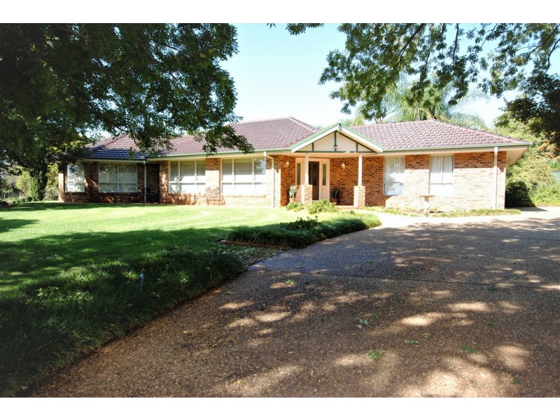 2 Violi Drive, Lake Wyangan NSW 2680