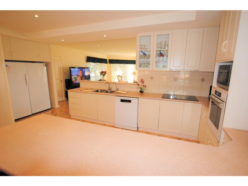 2 Violi Drive, Lake Wyangan NSW 2680