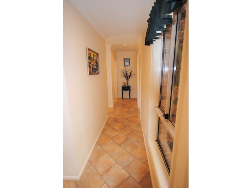 2 Violi Drive, Lake Wyangan NSW 2680