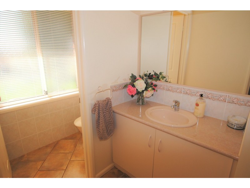 2 Violi Drive, Lake Wyangan NSW 2680