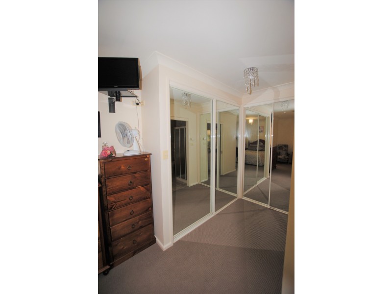 2 Violi Drive, Lake Wyangan NSW 2680