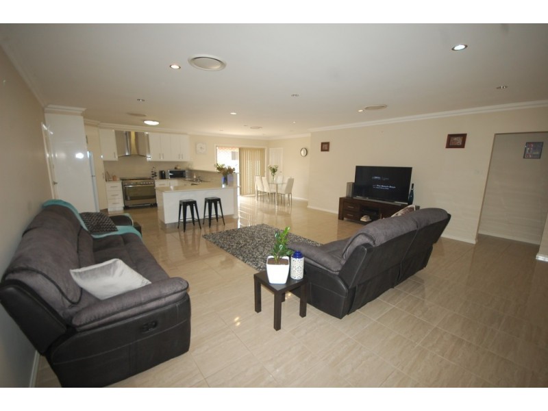 28 Gillmartin Drive, Griffith NSW 2680