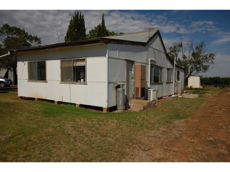 Farm 153 Kidman Way, Hanwood NSW 2680