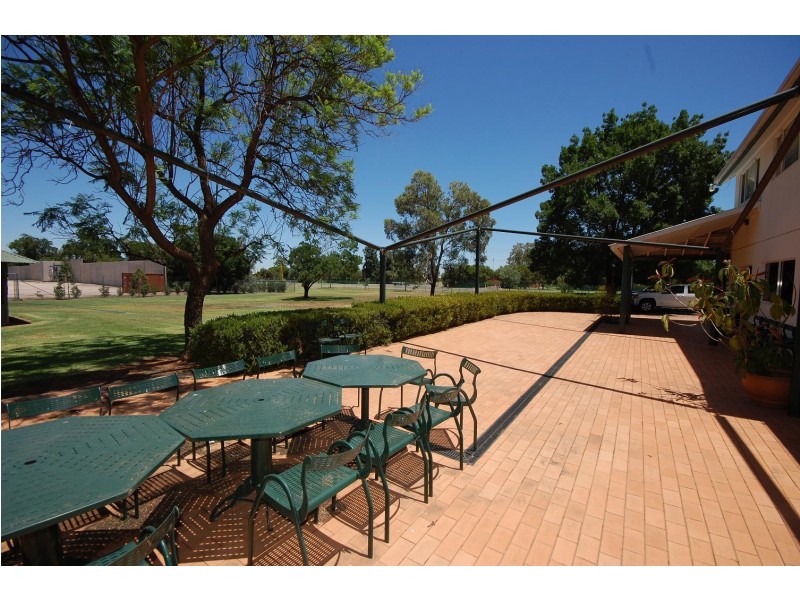 CELLAR DOOR and GARDENS, Griffith NSW 2680