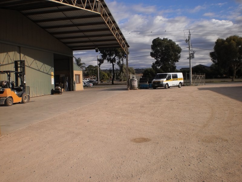 Wade Transport, Griffith NSW 2680