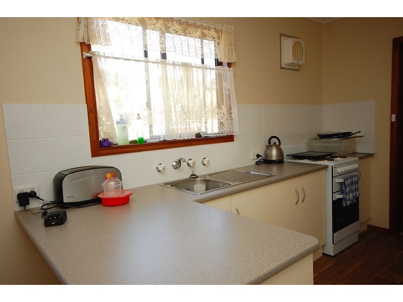 7 Railway Parade, Yenda NSW 2681