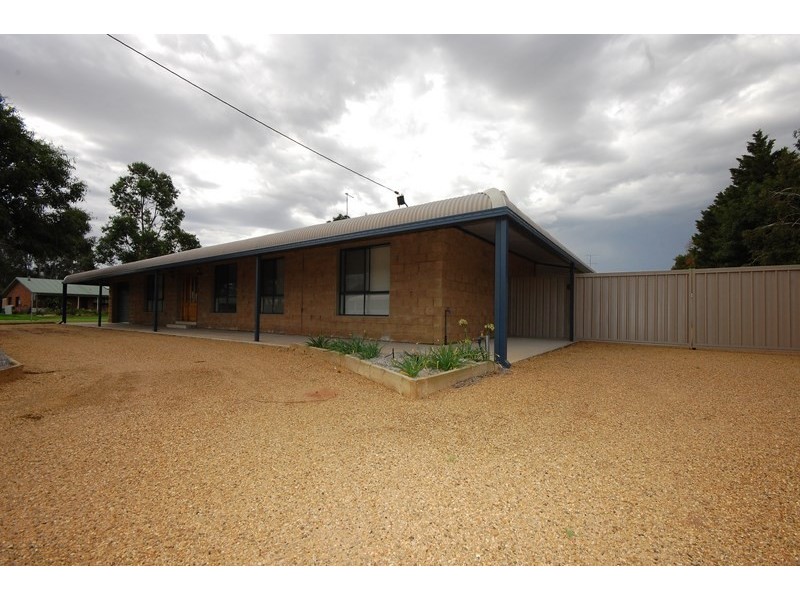 35 Currawong Crescent, Coleambally NSW 2707