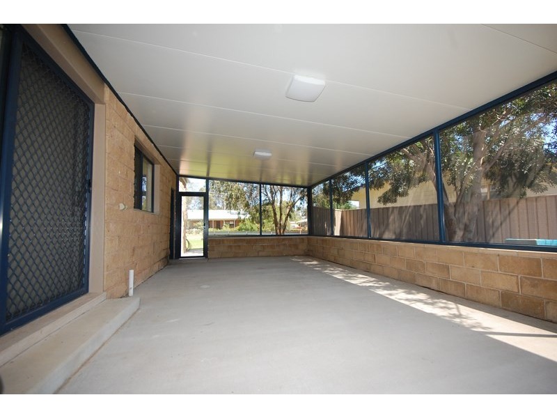 35 Currawong Crescent, Coleambally NSW 2707