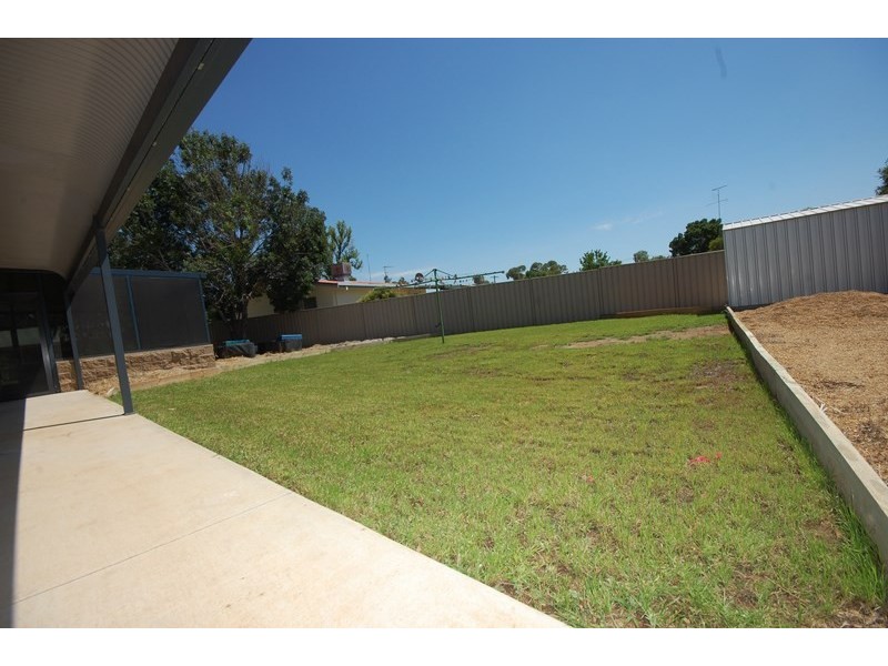 35 Currawong Crescent, Coleambally NSW 2707