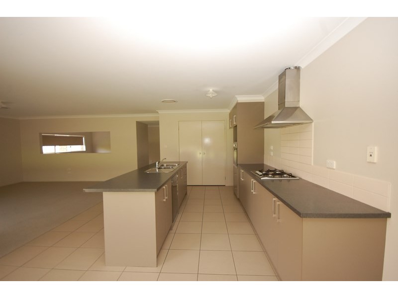 8 Hillam Drive, Griffith NSW 2680