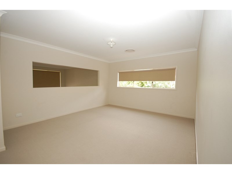 8 Hillam Drive, Griffith NSW 2680