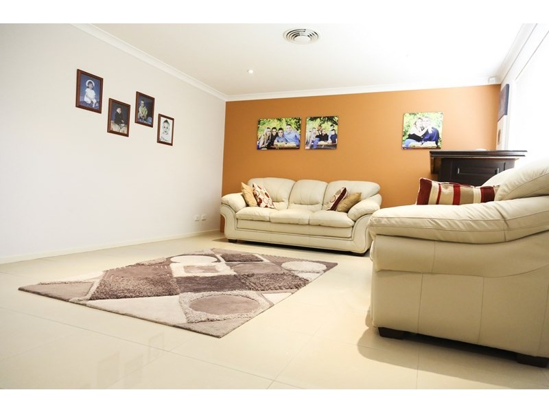 19 Simona Close, Griffith NSW 2680