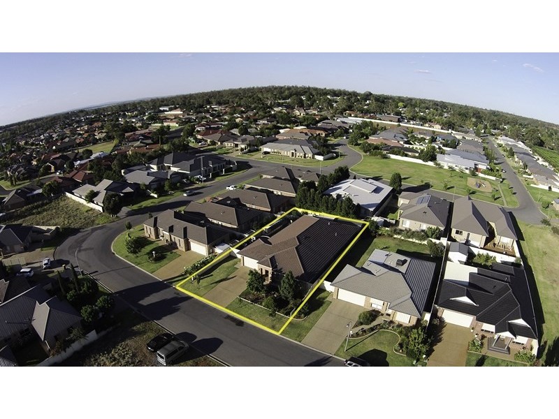 19 Simona Close, Griffith NSW 2680