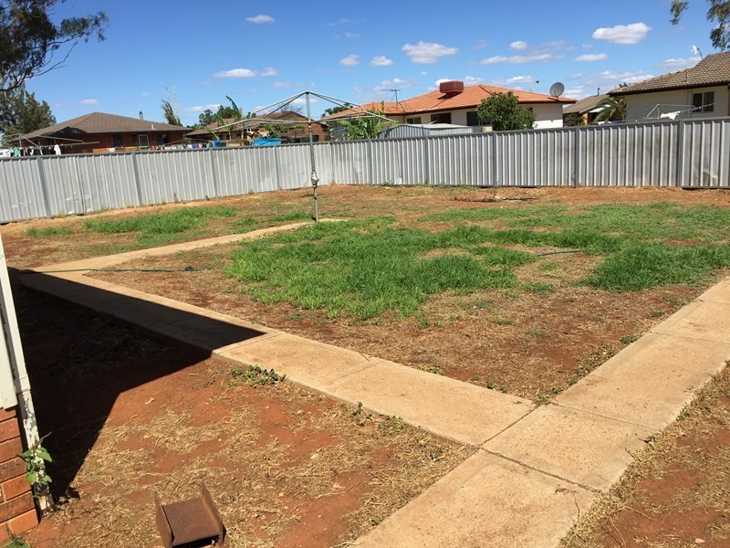 6 Heath Crescent, Griffith NSW 2680