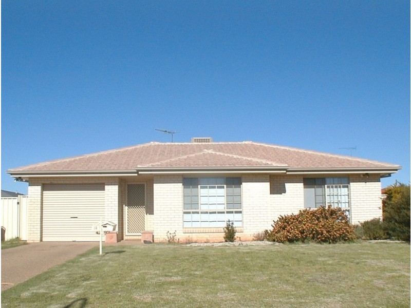 18 Tubbo Crescent, Griffith NSW 2680