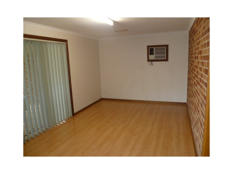 1/4 Gunbar Street, Griffith NSW 2680