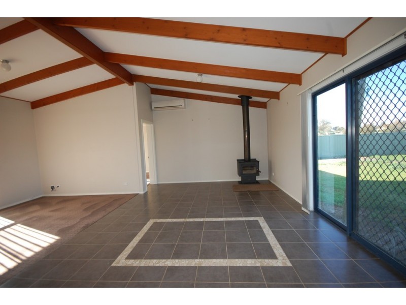 14 Barwidgee Blvd, Darlington Point NSW 2706