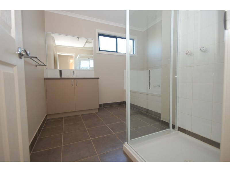 14 Barwidgee Blvd, Darlington Point NSW 2706