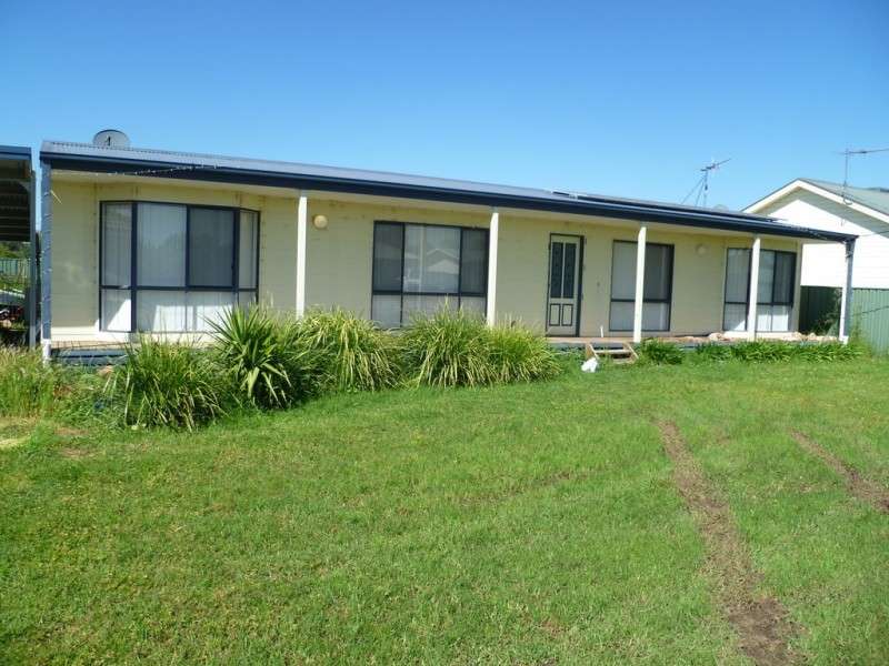 14 Barwidgee Blvd, Darlington Point NSW 2706