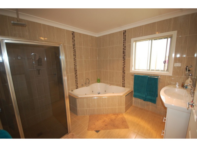 28 Gillmartin Road, Griffith NSW 2680