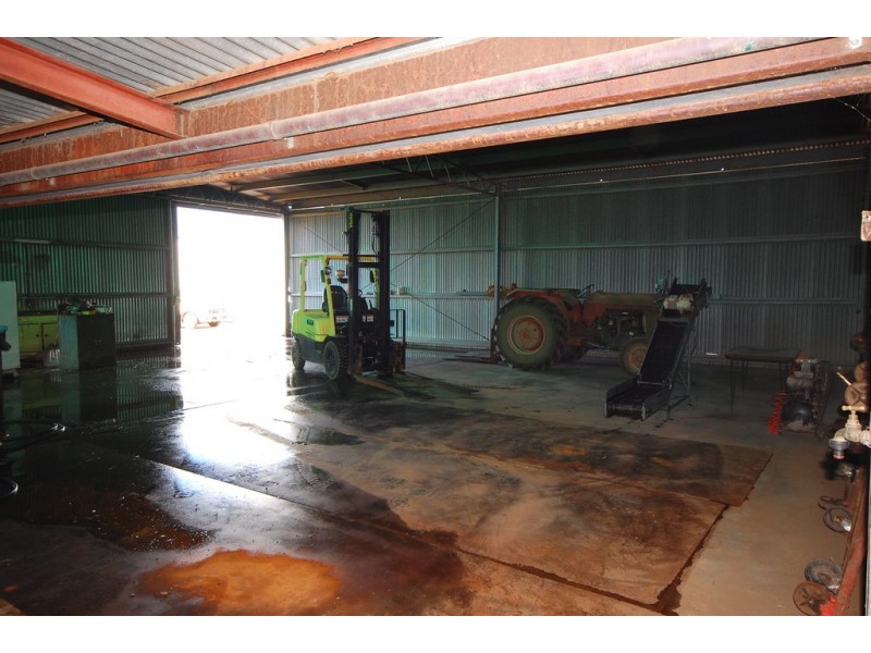 9 Sainty Road, Hanwood NSW 2680