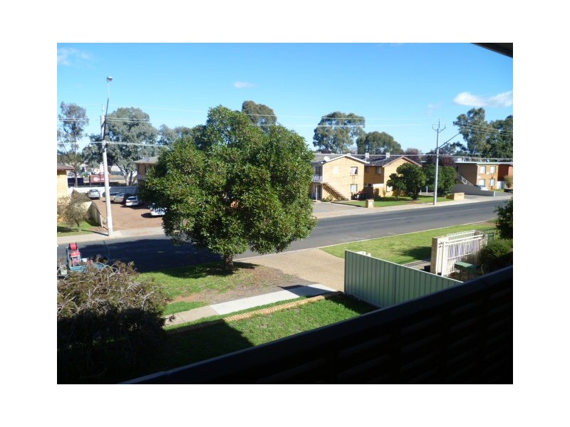 11/237 Wakaden Street, Griffith NSW 2680