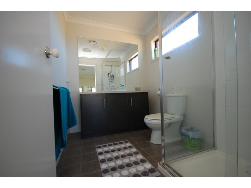8 Alex Court, Griffith NSW 2680
