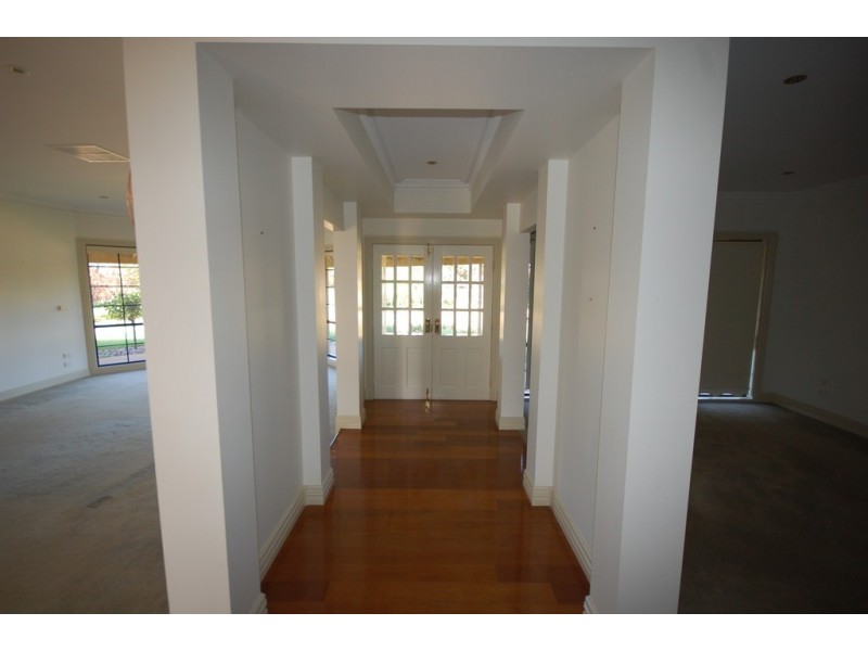 17 Colinroobie Road, Leeton NSW 2705