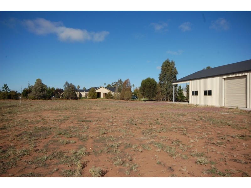 17 Colinroobie Road, Leeton NSW 2705