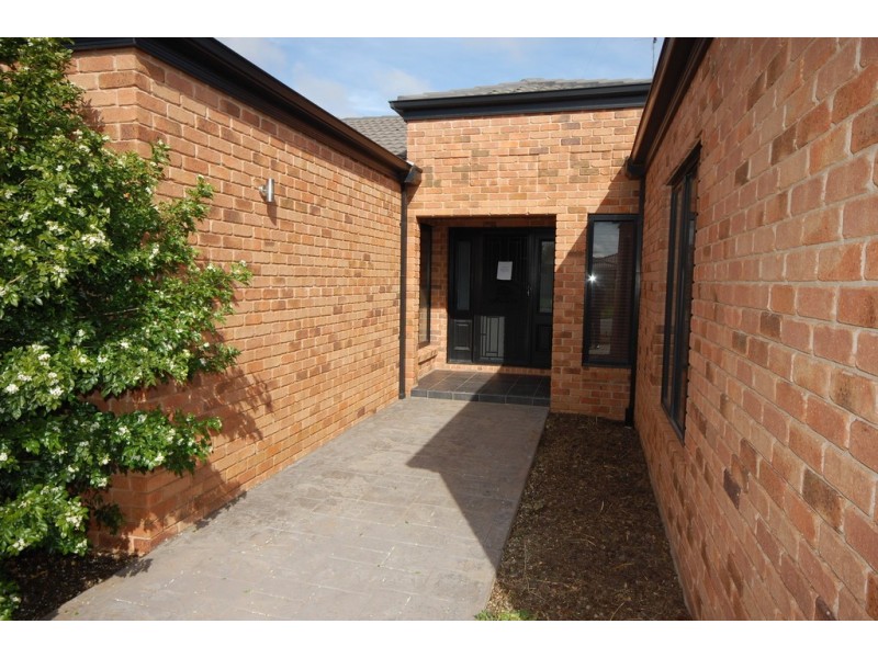 4 Dussin Street, Griffith NSW 2680