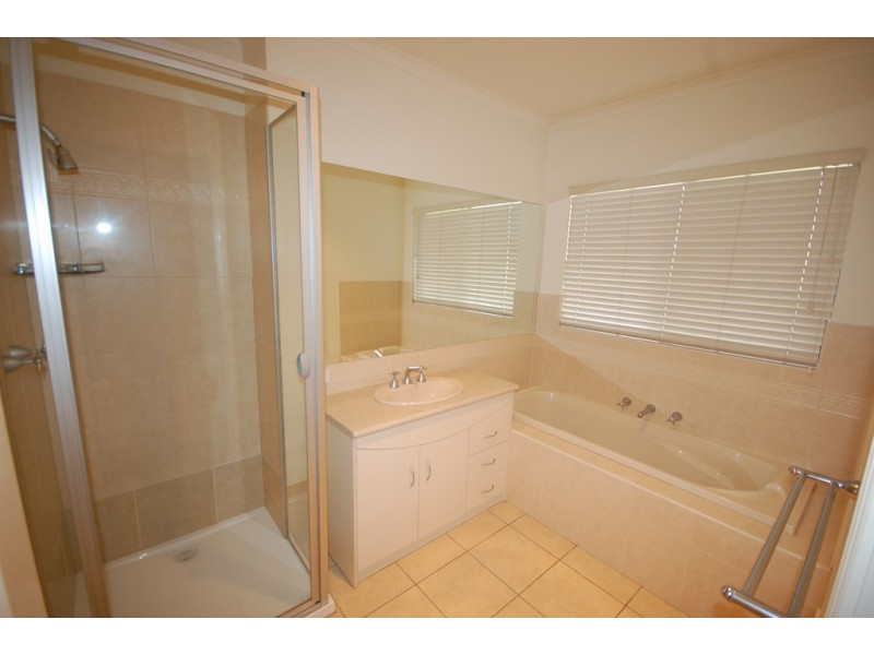 4 Dussin Street, Griffith NSW 2680