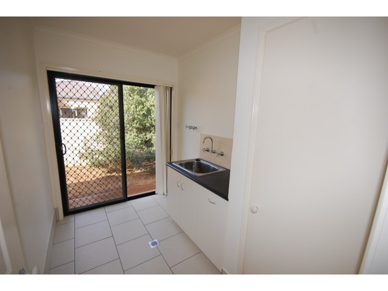 4 Dussin Street, Griffith NSW 2680