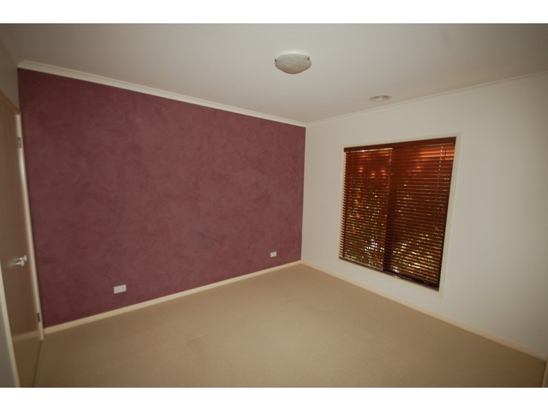 4 Dussin Street, Griffith NSW 2680