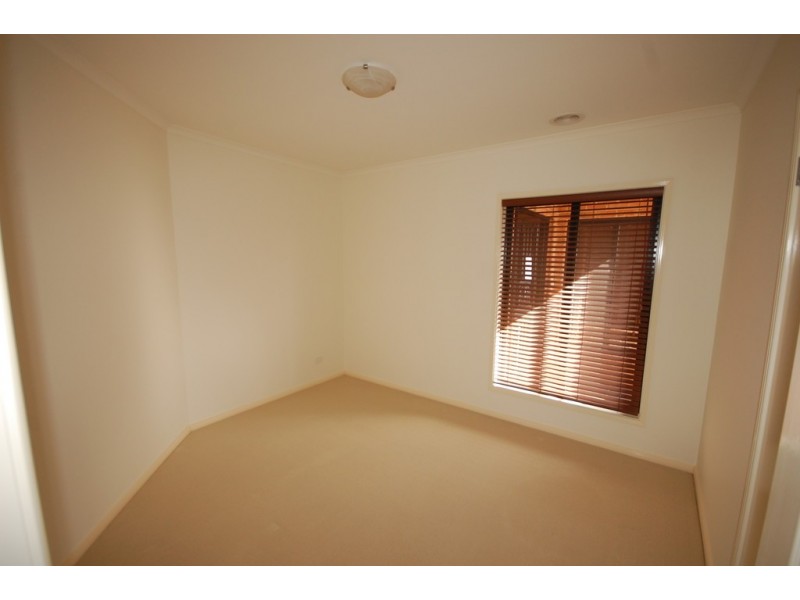 4 Dussin Street, Griffith NSW 2680