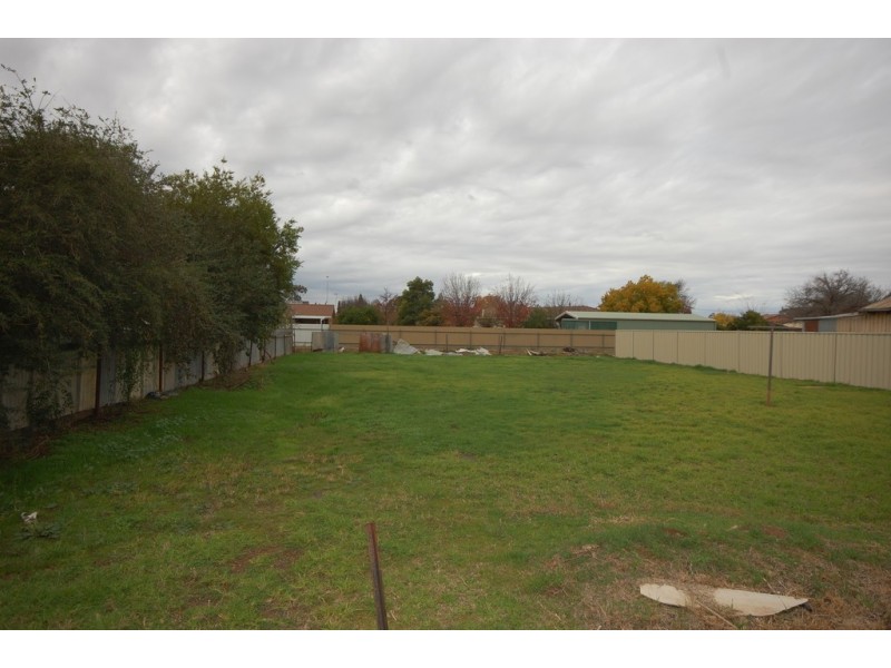 19 Hebden Street, Yoogali NSW 2680