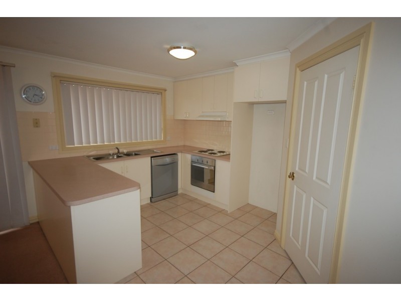 2/10-12 Bonegilla Road, Griffith NSW 2680