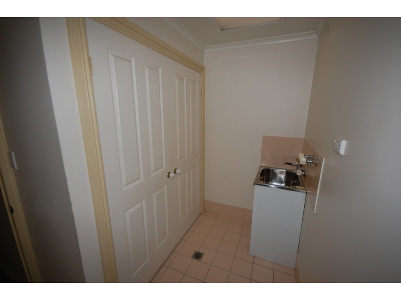 2/10-12 Bonegilla Road, Griffith NSW 2680