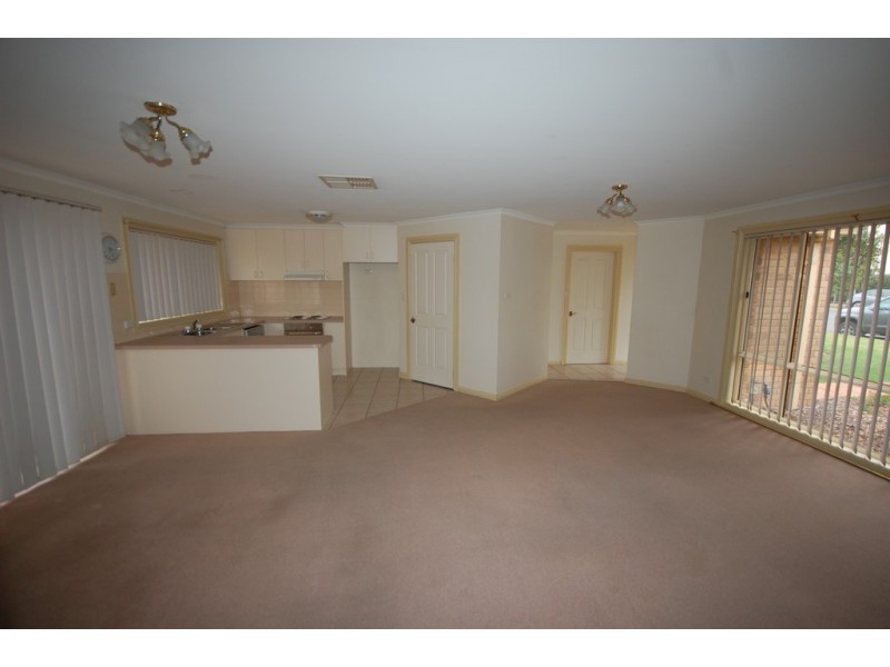 2/10-12 Bonegilla Road, Griffith NSW 2680