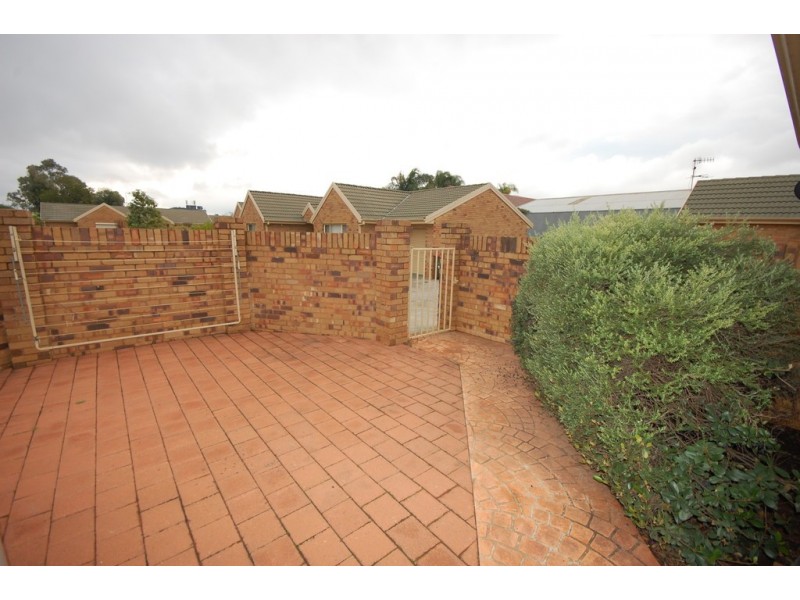 2/10-12 Bonegilla Road, Griffith NSW 2680