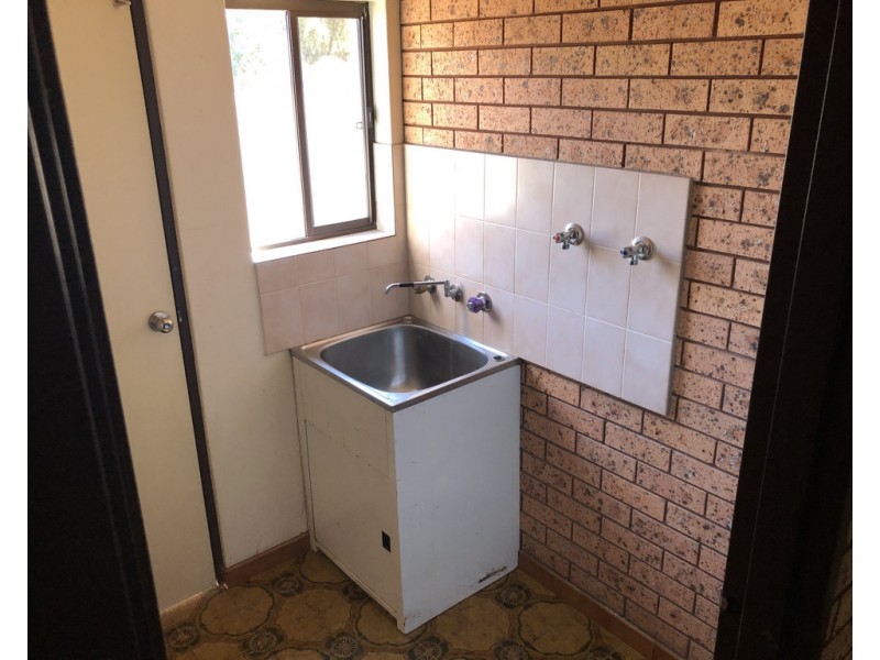 3/124 Kookora Street, Griffith NSW 2680